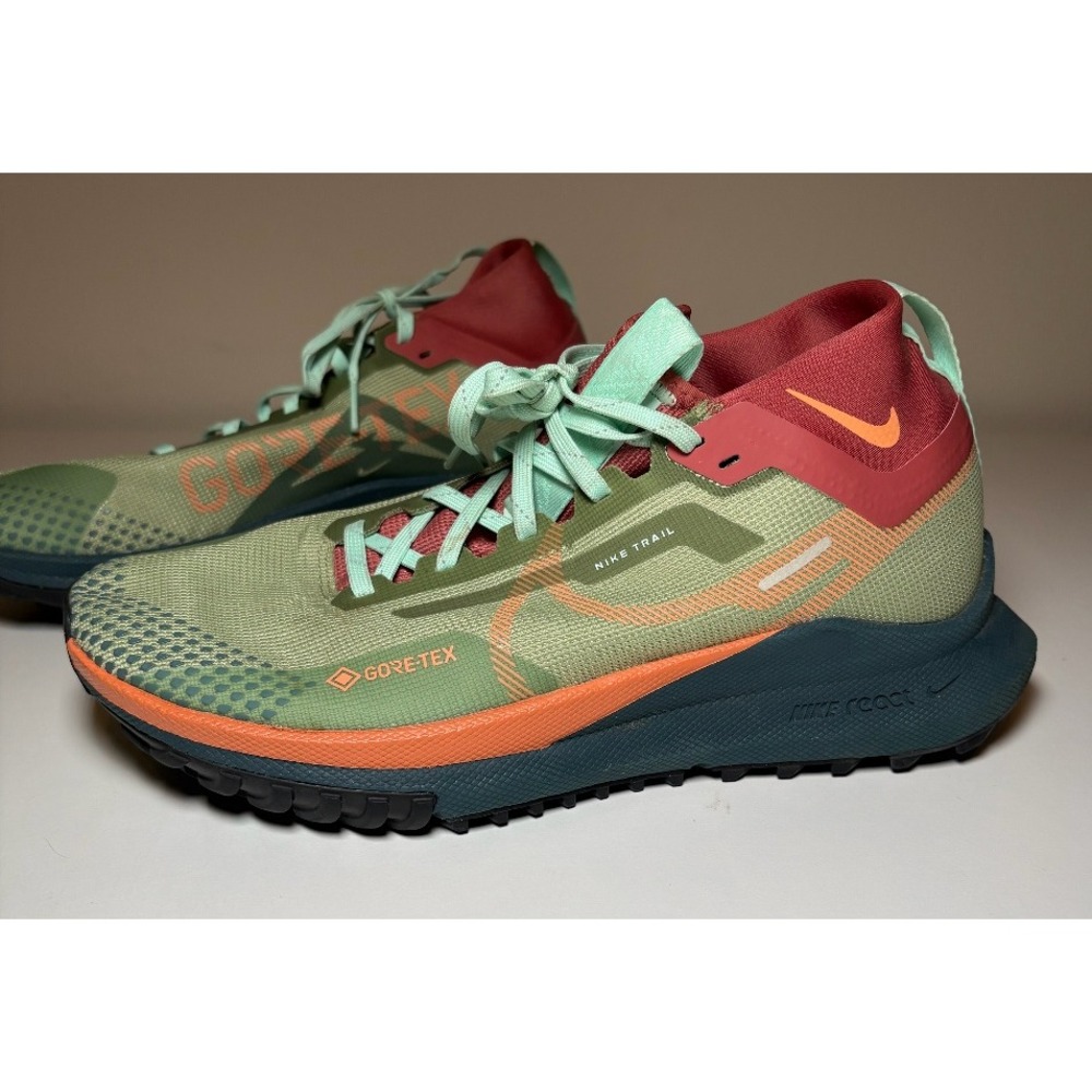 Nike Women's React Pegasus Trail 4 GORE-TEX Alligator Orange Trance | Size 8.5